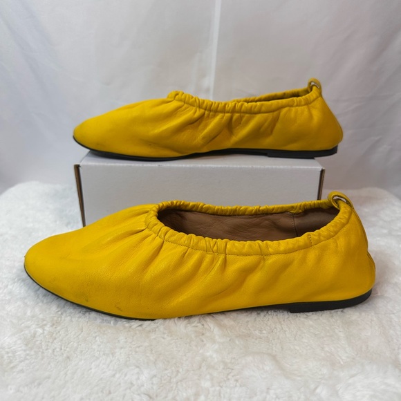 Everlane Yellow Flats 🍋 - Picture 4 of 9